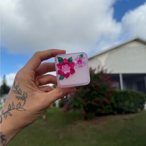 ✨Vintage Plastic Floral Pink Ring Case✨